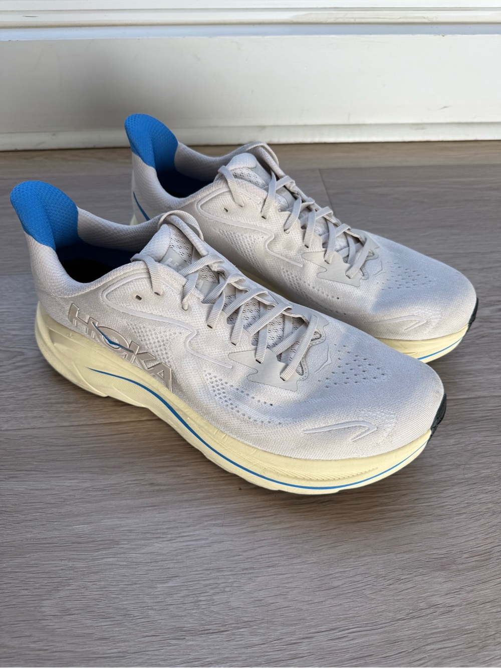 Hoka Clifton 10